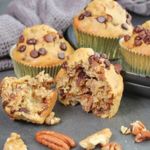 Bananenmuffins mit Schokostückchen & Nüssen